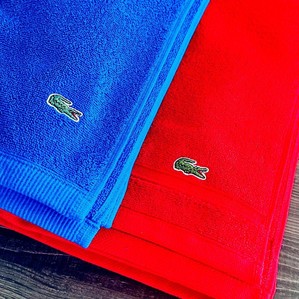 NWOT Lacoste Set of 2 Bath Towle 30x54 in Blue, Red